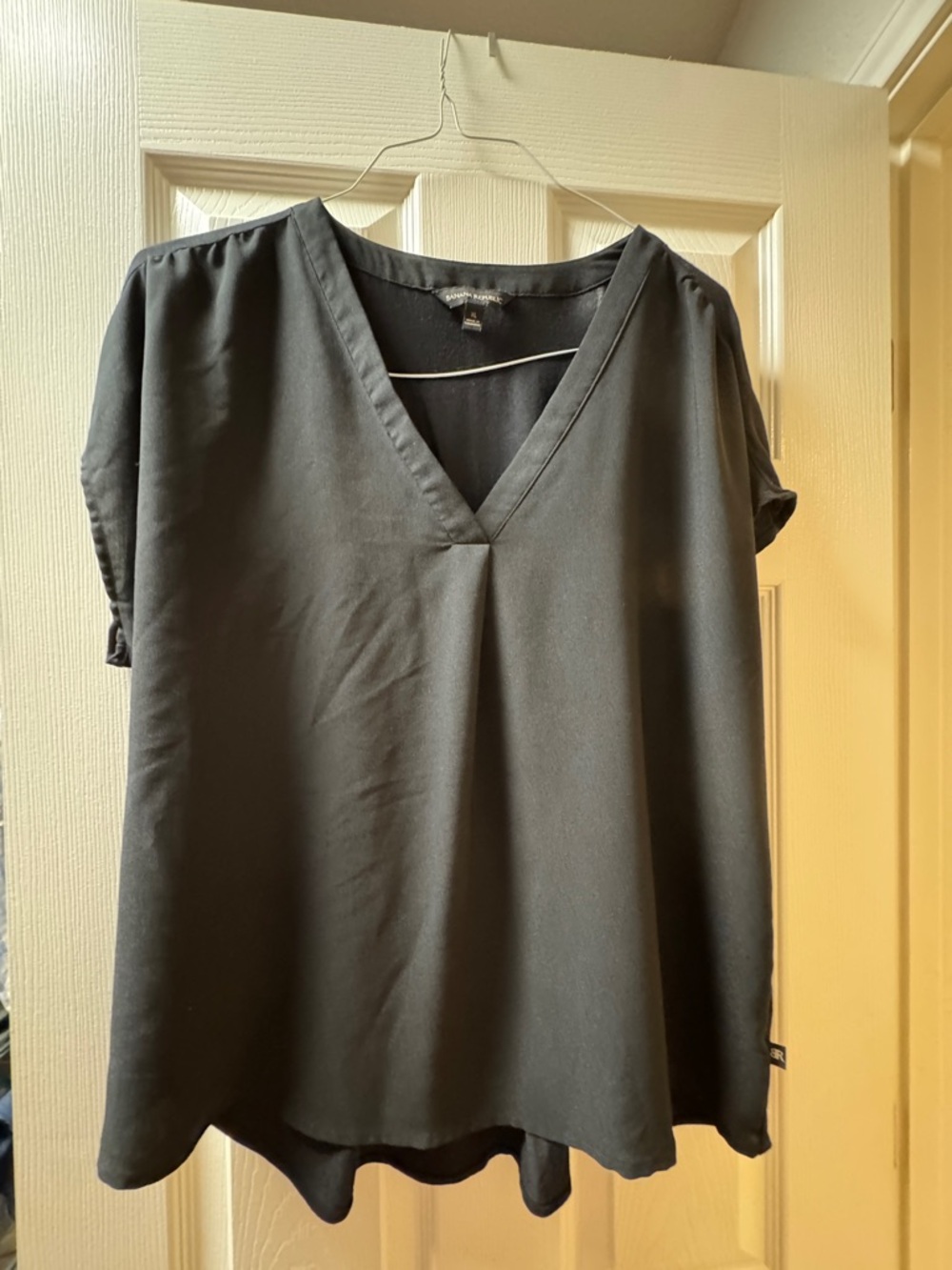 Banana Republic Black V-Neck Short Sleeve Blouse